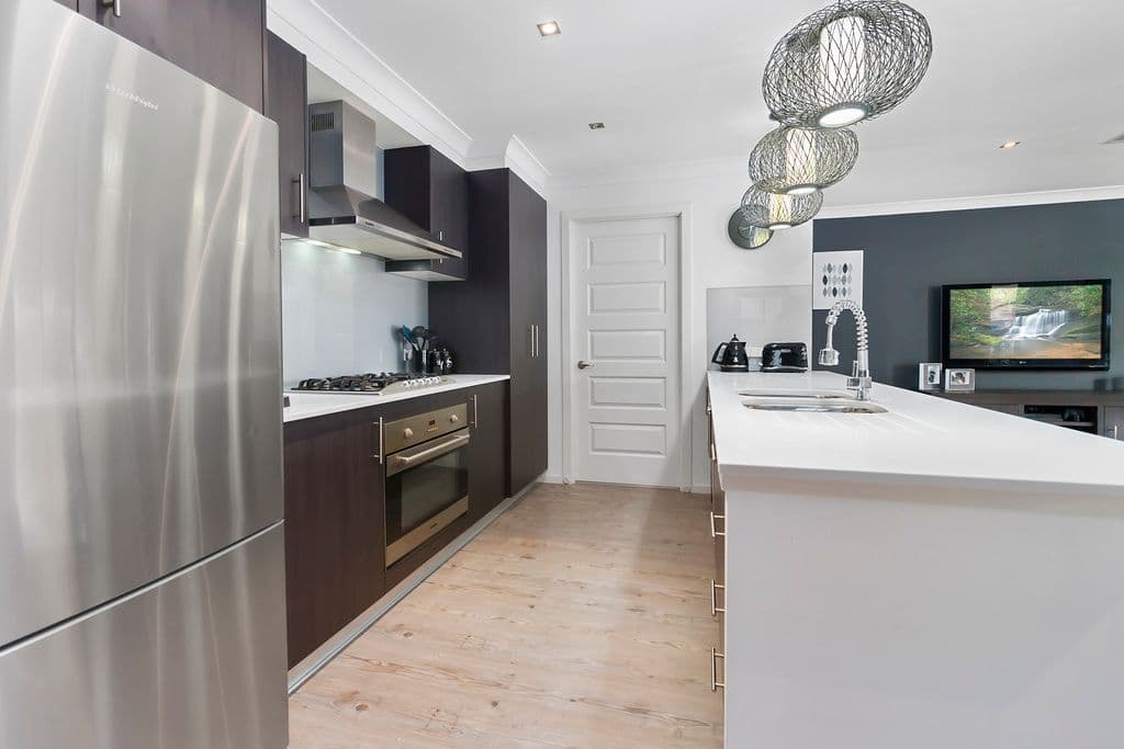 9 Cadman Avenue, West Hoxton - Thumbnail 6