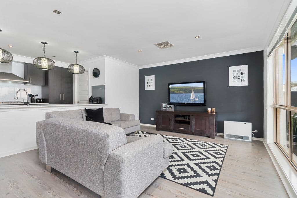 9 Cadman Avenue, West Hoxton - Thumbnail 8