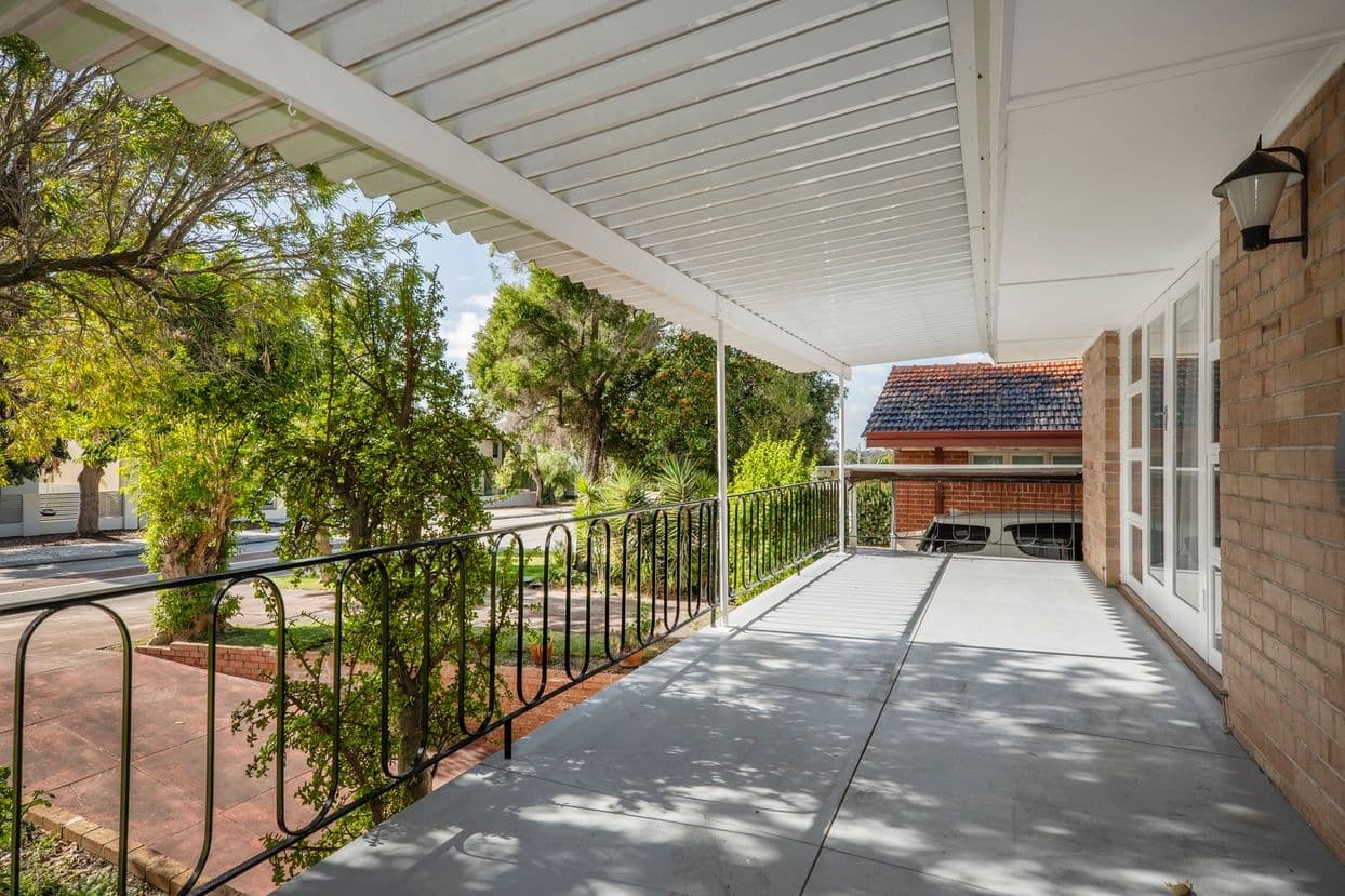 27 Cromarty Road, Floreat WA 6014, Floreat - Thumbnail 2