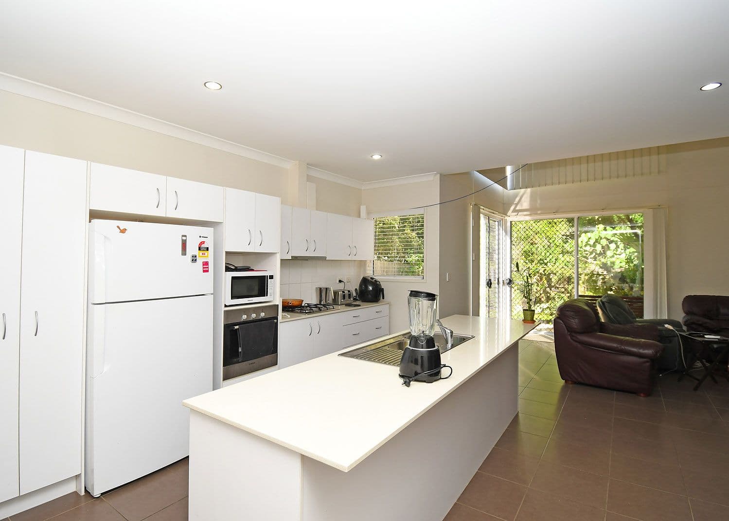 71 Elizabeth Street, Urangan QLD 4655, Urangan - Thumbnail 3