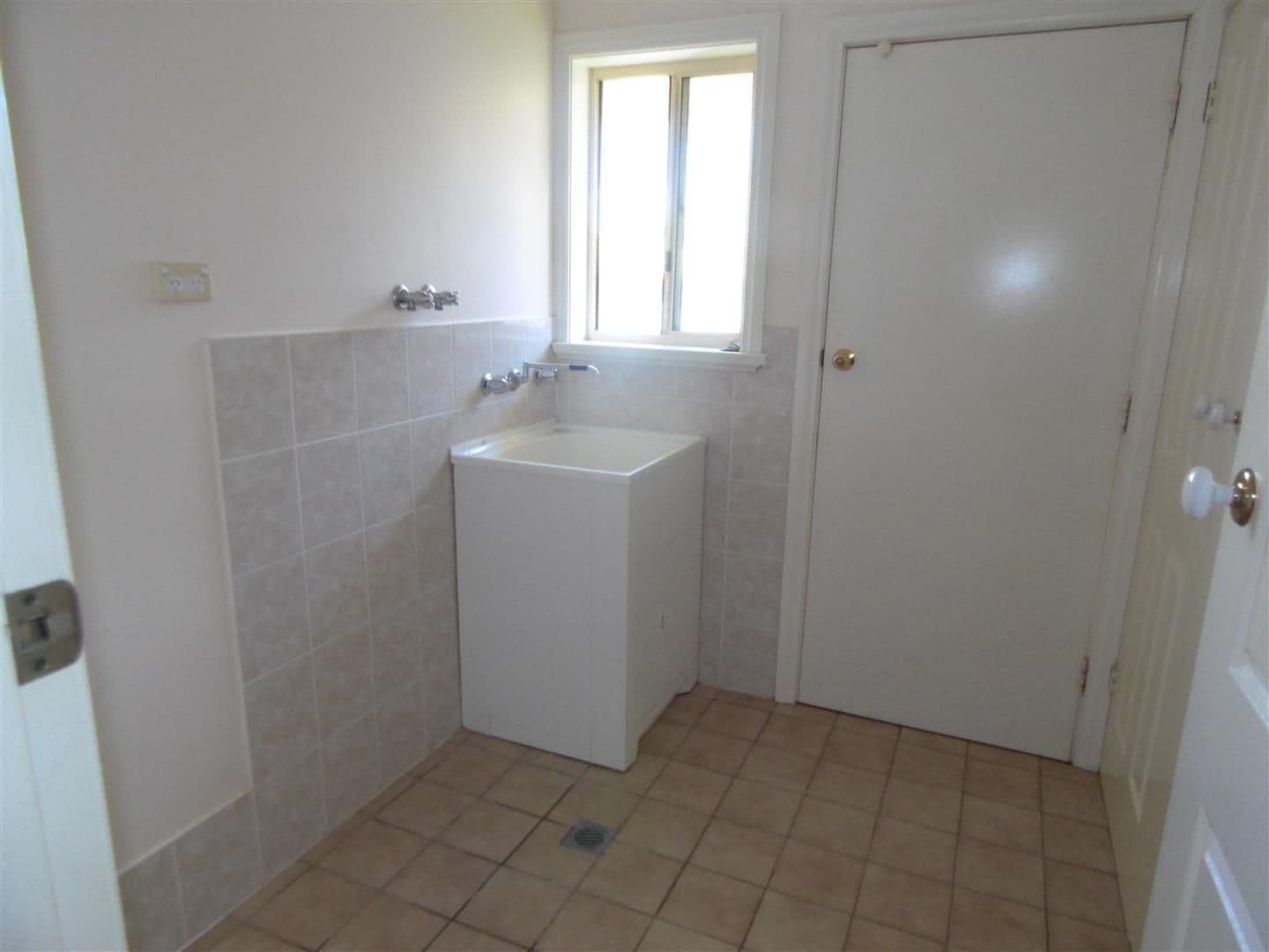 8 Thomas Tom Crescent, Parkes - Thumbnail 8