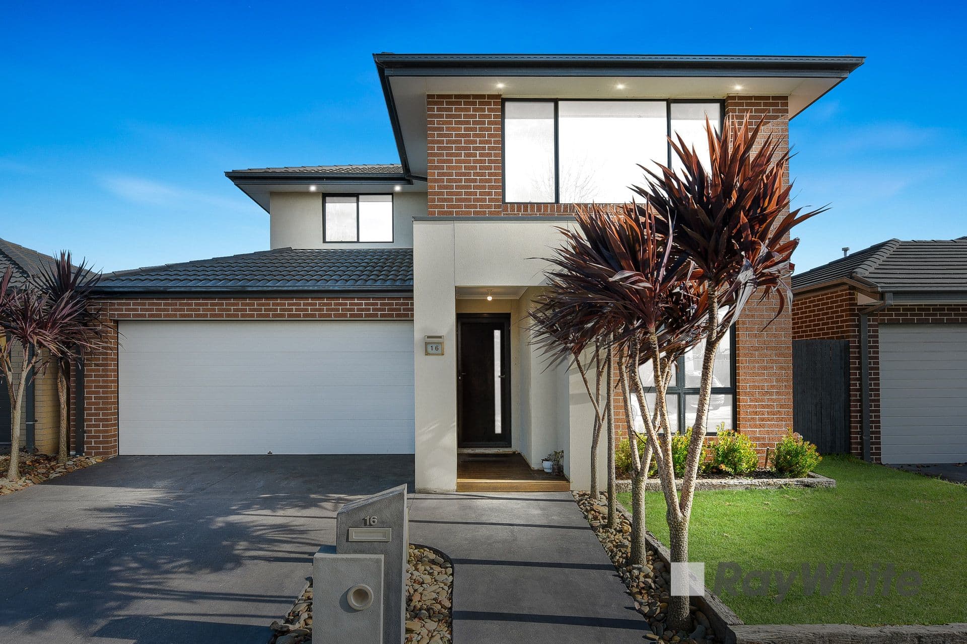 16 Palacio Terrace, Clyde North VIC 3978, Clyde North - Thumbnail 2