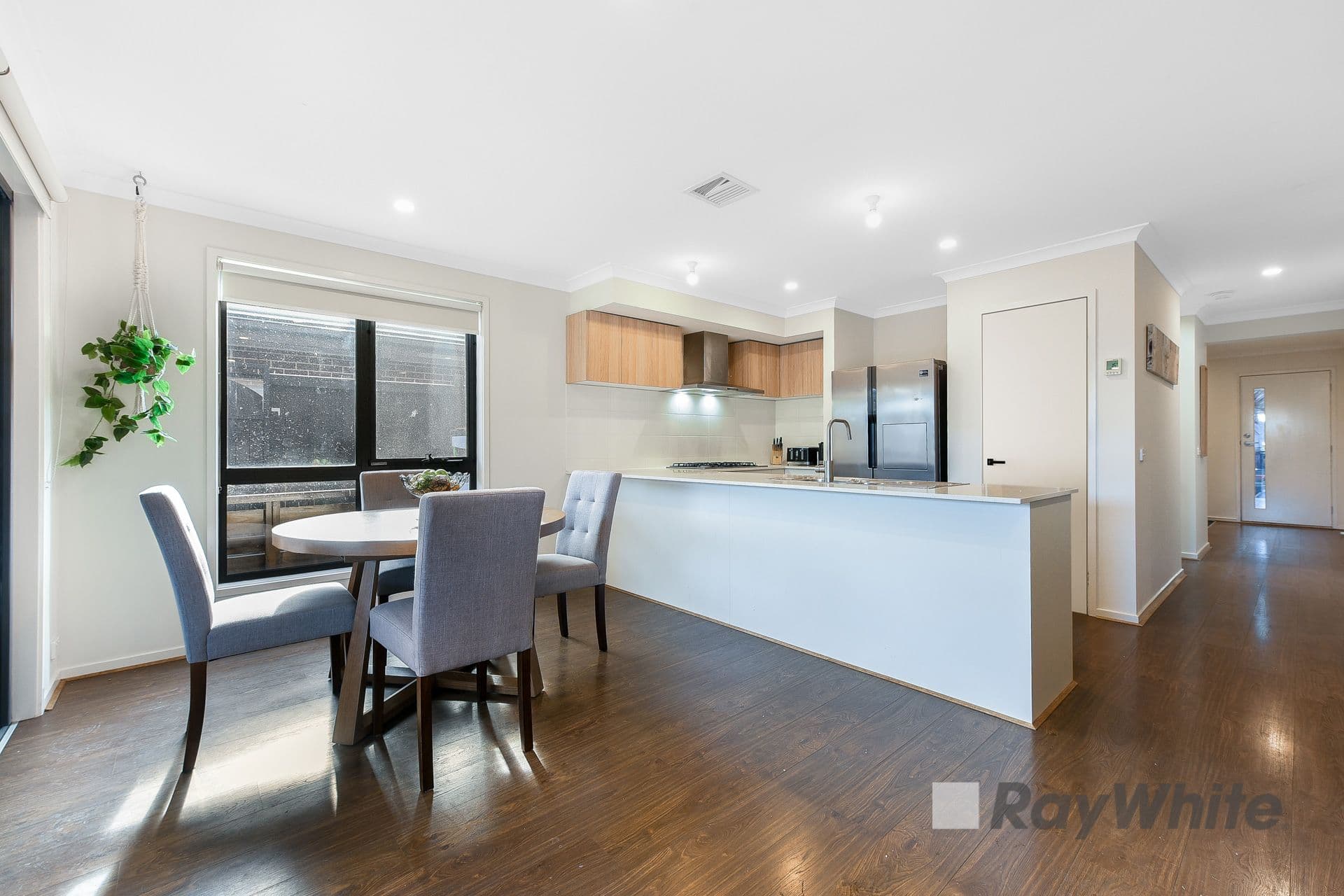 16 Palacio Terrace, Clyde North VIC 3978, Clyde North - Thumbnail 4