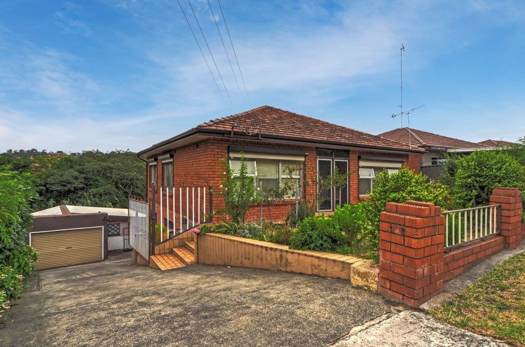 37 Denise Street, Lake Heights - Image 1