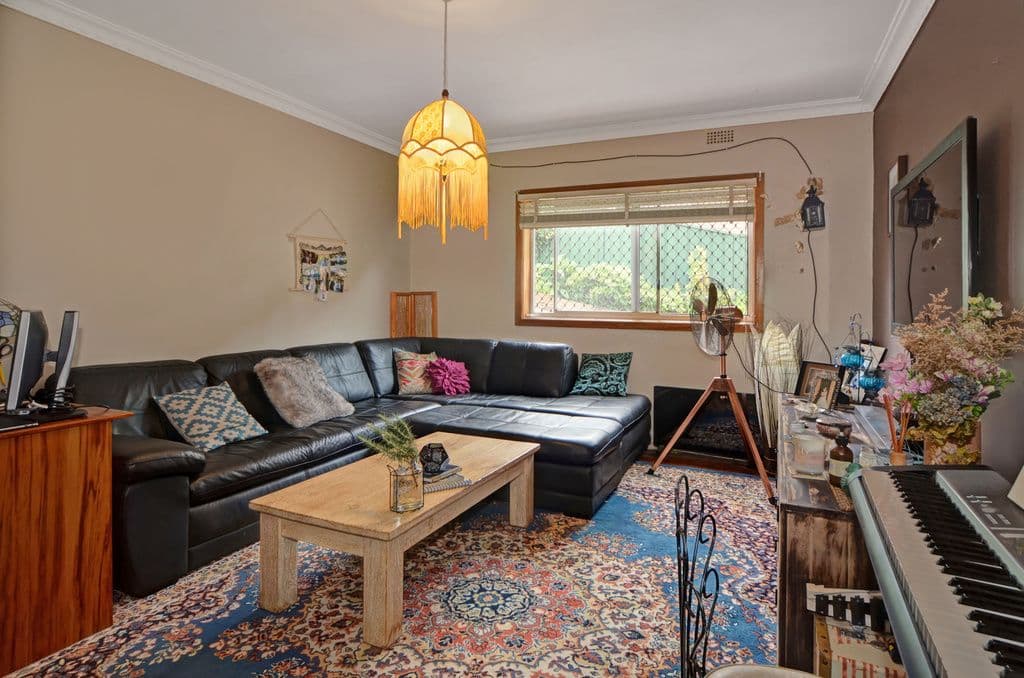 37 Denise Street, Lake Heights - Thumbnail 2