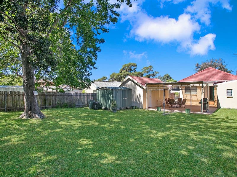 35 Snowden Avenue, SYLVANIA NSW 2224, Sylvania - Thumbnail 2