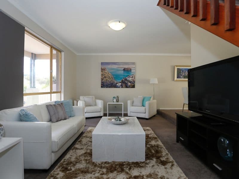 45 Mawson Crescent, HILLARYS WA 6025, Hillarys - Thumbnail 3