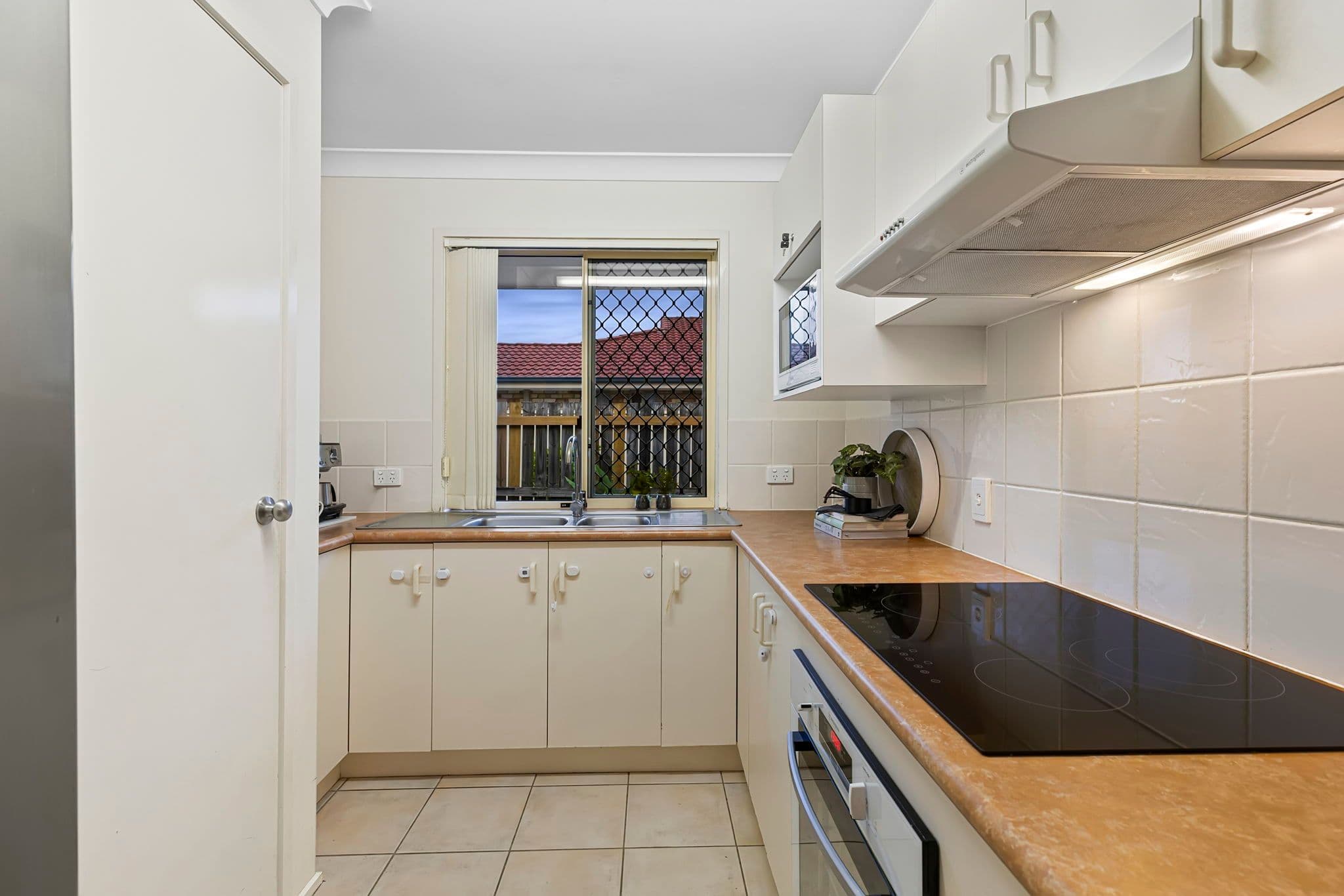 33 Reginald Avenue, Arana Hills QLD 4054, Arana Hills - Thumbnail 5