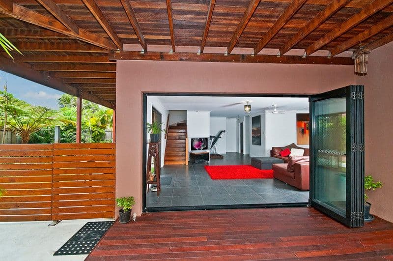 10  Peacock Place, BURLEIGH WATERS QLD 4220, Burleigh Waters - Thumbnail 4