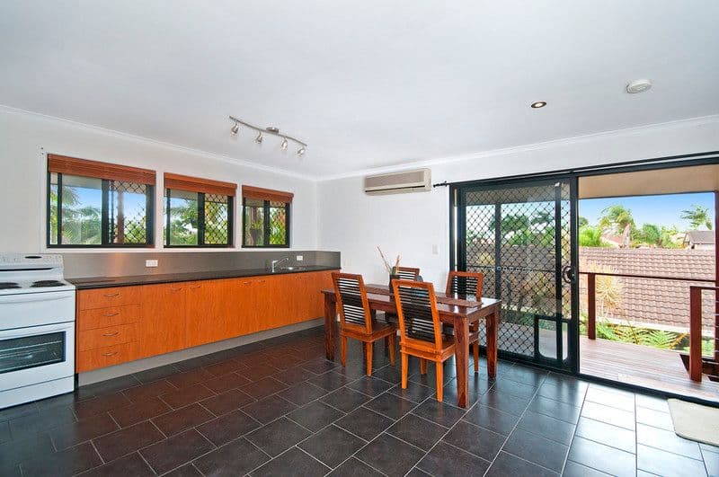 10  Peacock Place, BURLEIGH WATERS QLD 4220, Burleigh Waters - Thumbnail 6