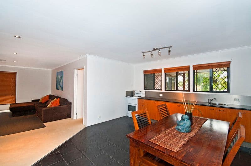 10  Peacock Place, BURLEIGH WATERS QLD 4220, Burleigh Waters - Thumbnail 7