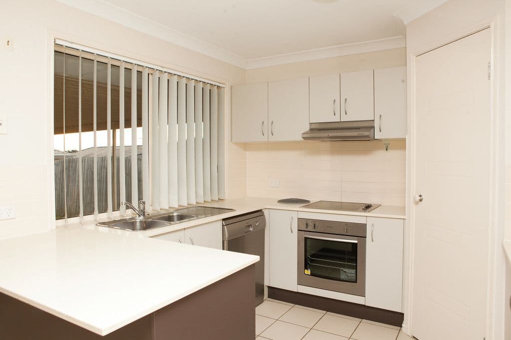 5 Alexander Close, Redbank Plains QLD 4301, Redbank Plains - Thumbnail 2
