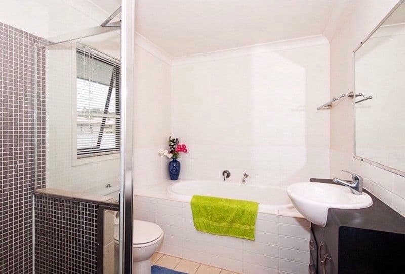 18 McPherson Road, SINNAMON PARK QLD 4073, Sinnamon Park - Thumbnail 6