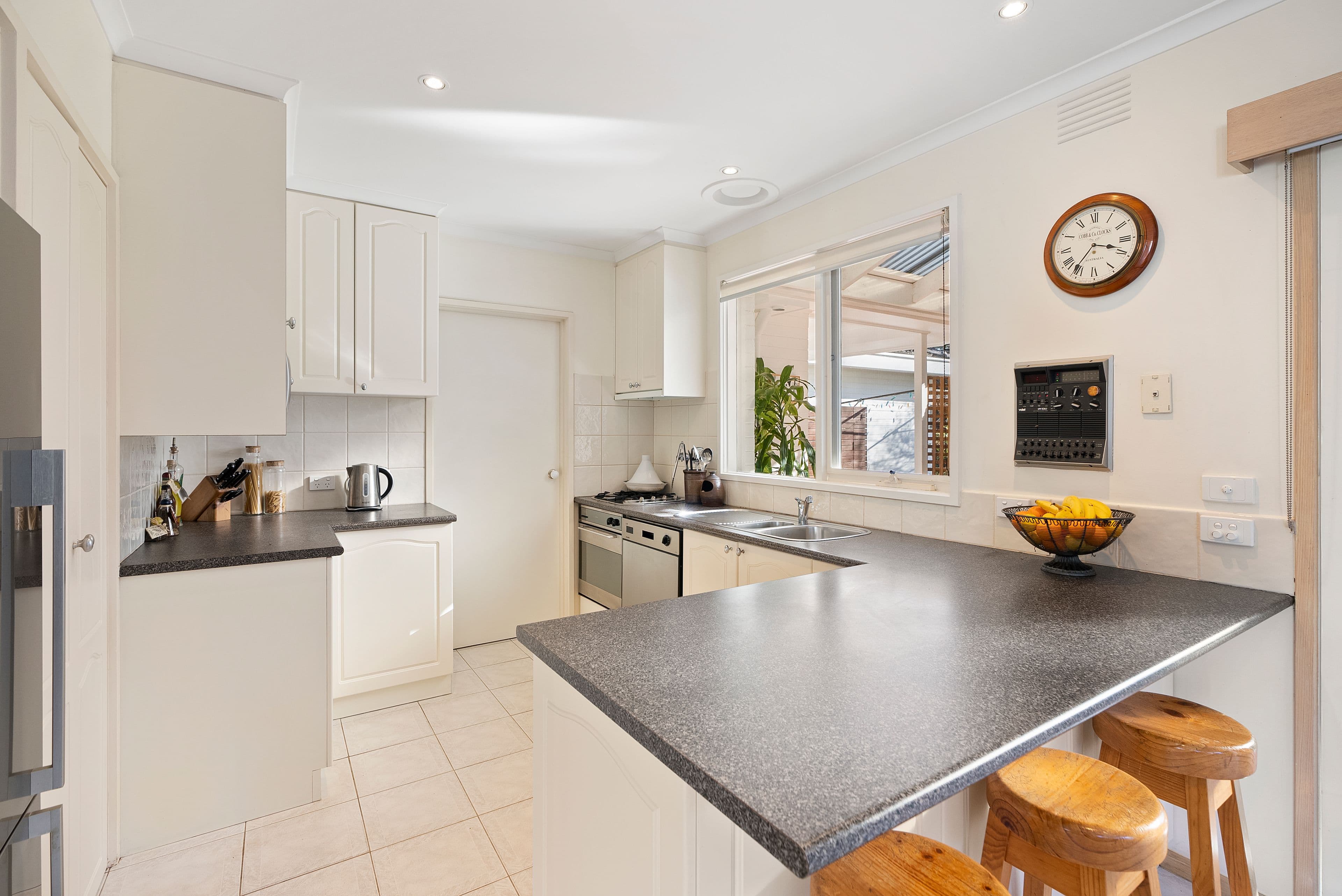 5 Draper Square, Wheelers Hill VIC 3150, Wheelers Hill - Thumbnail 2