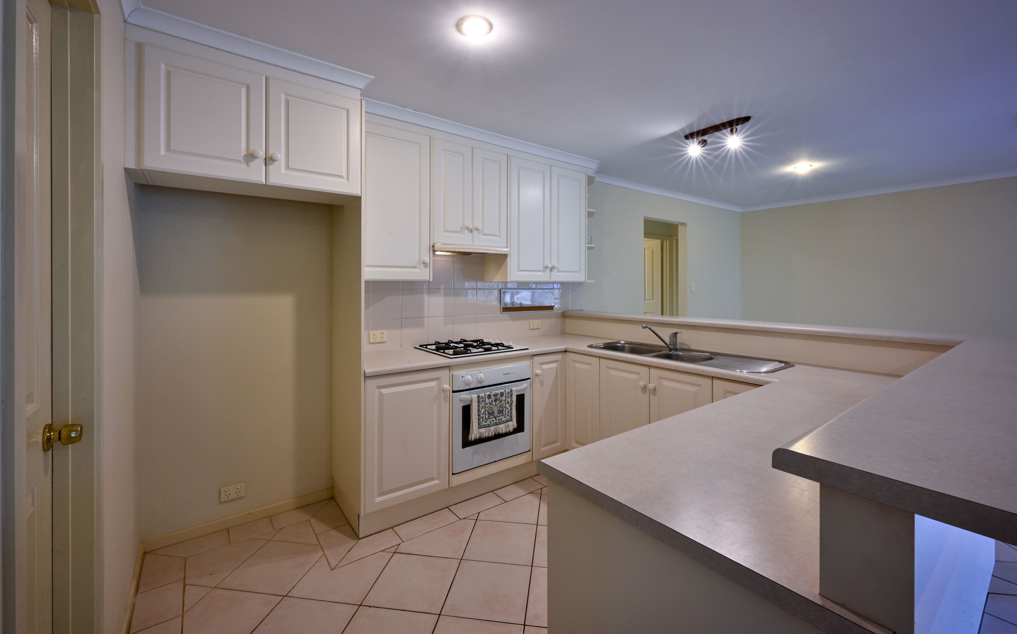 8-10 Ridgeway Avenue, Port Augusta SA 5700, Port Augusta - Thumbnail 3