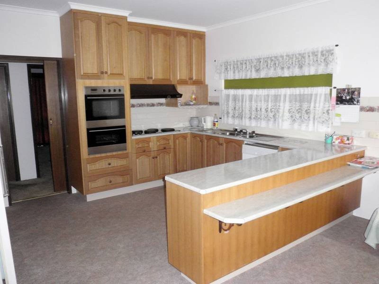 45 Oak Avenue, Birdwoodton - Thumbnail 2
