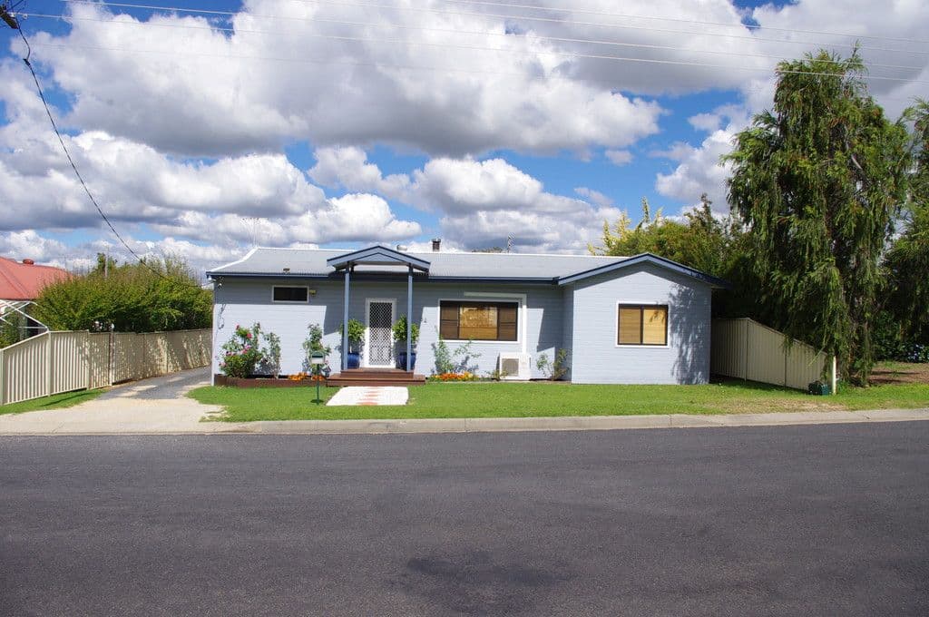 64 Urabatta Street, Inverell NSW 2360, Inverell - Image 1