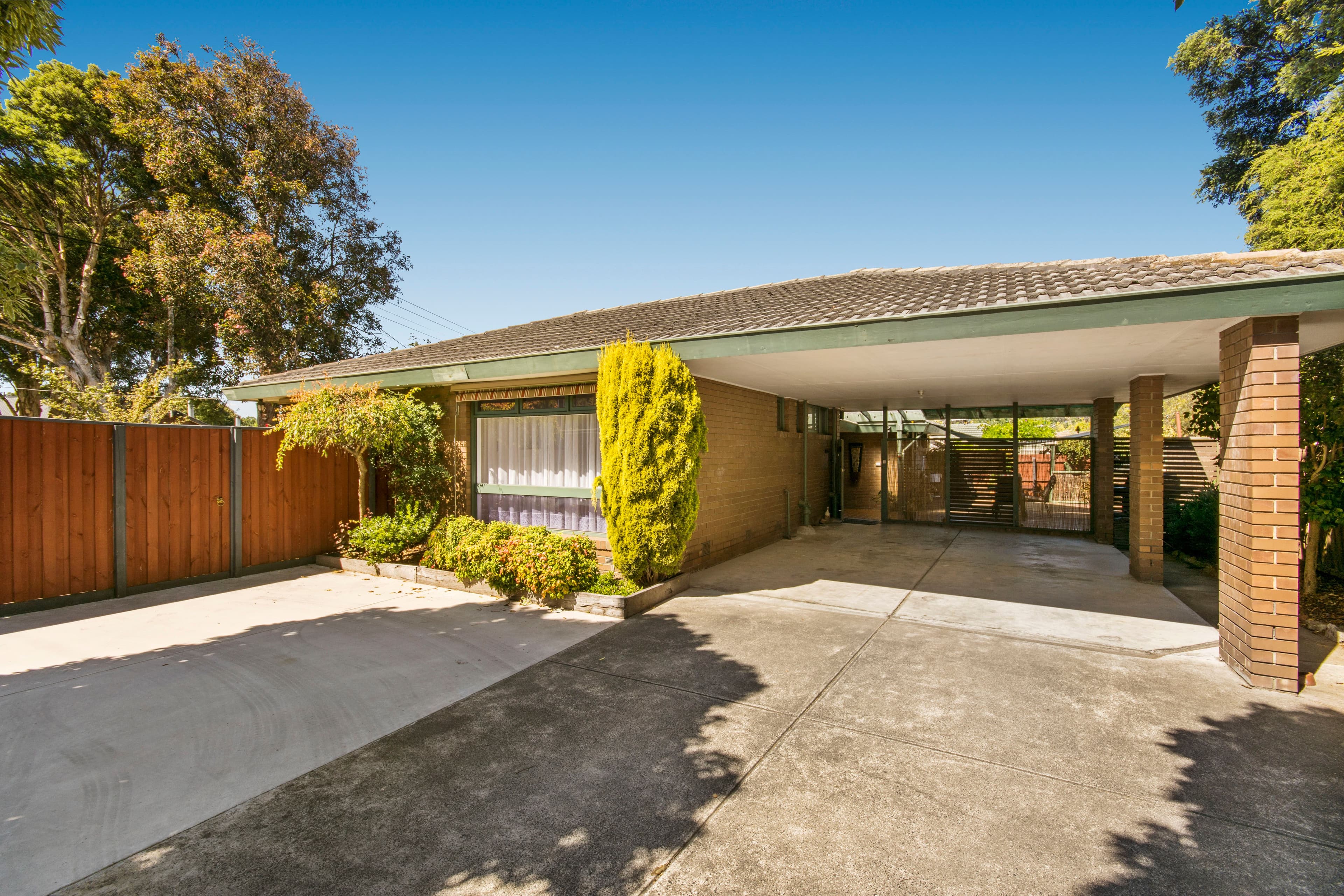 24 Gracedale Avenue, Ringwood East VIC 3135, Ringwood East - Thumbnail 2