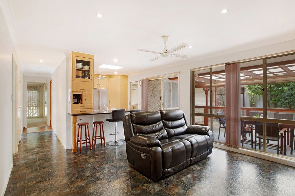 2 Glade Court, Glenning Valley - Thumbnail 4