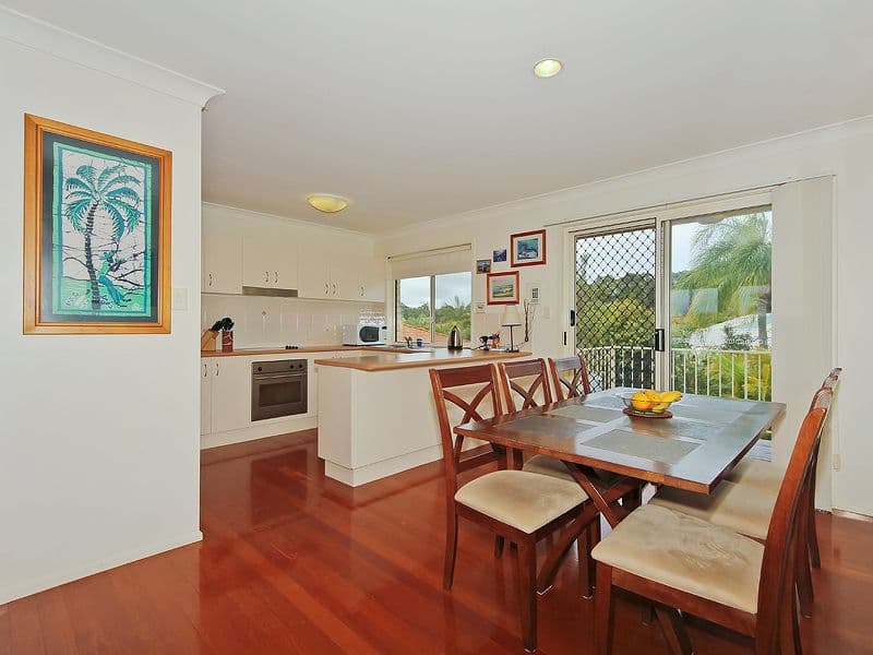 33 Coronet Crescent, BURLEIGH WATERS QLD 4220, Burleigh Waters - Thumbnail 3
