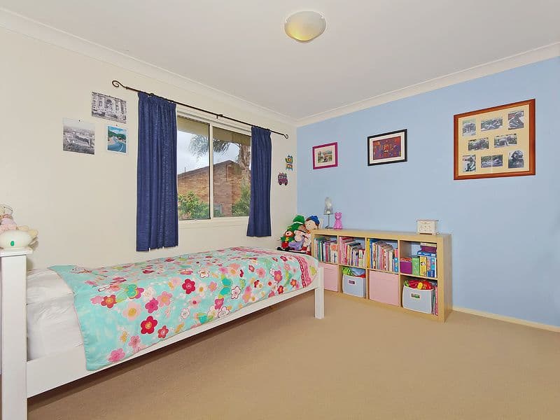 33 Coronet Crescent, BURLEIGH WATERS QLD 4220, Burleigh Waters - Thumbnail 8