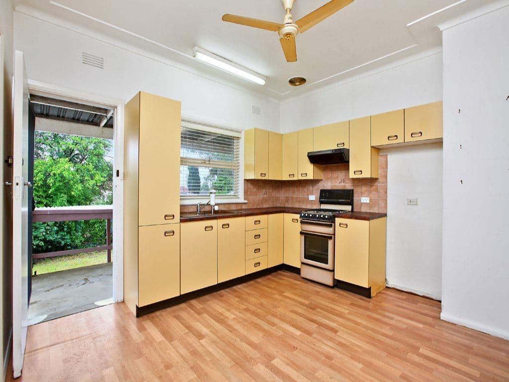 33 Pambula Crescent, SMITHFIELD NSW 2164, Smithfield - Thumbnail 4