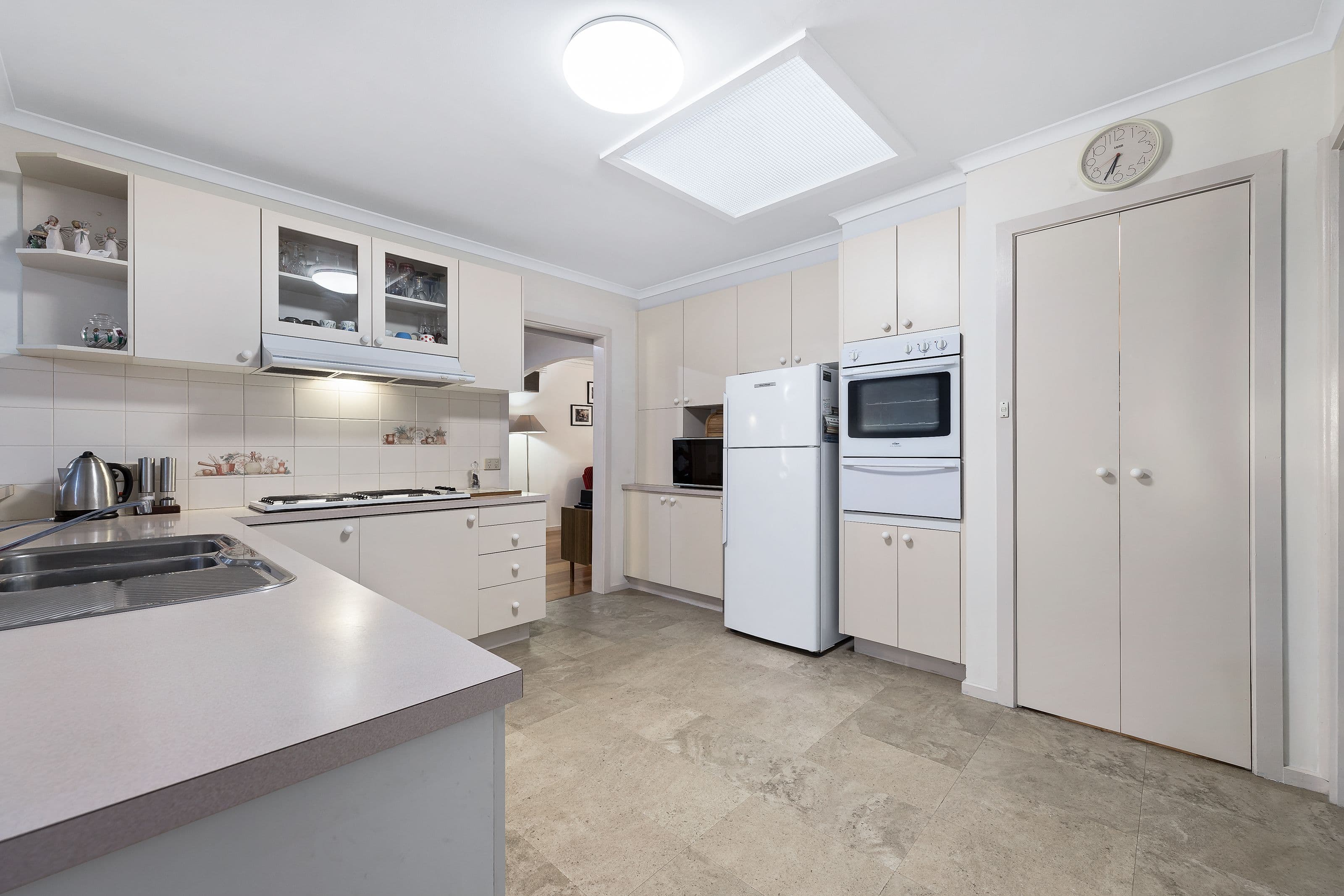 4 Crusader Crescent, Glen Waverley VIC 3150, Glen Waverley - Thumbnail 4