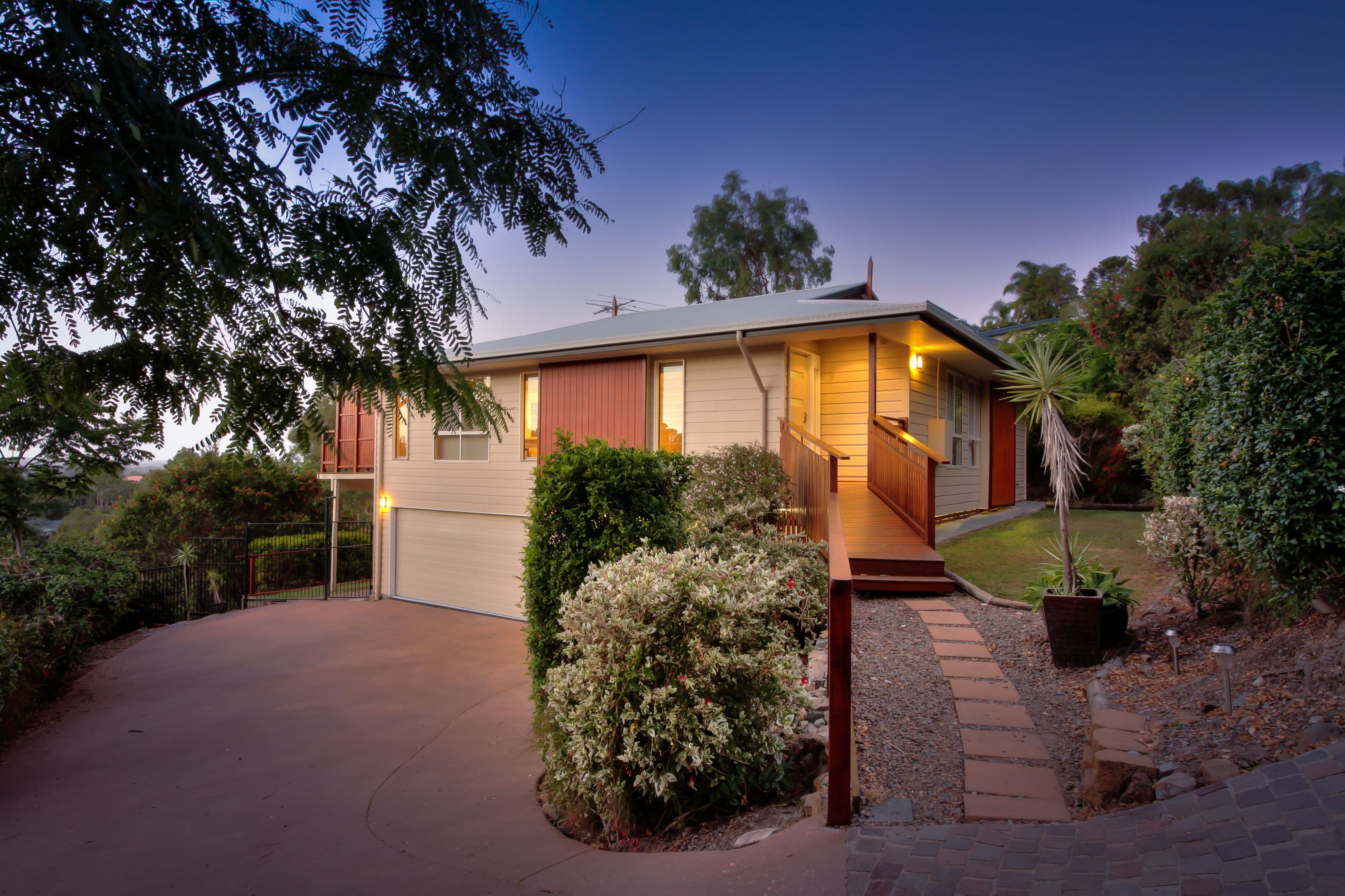 19 Valerie Close, Edens Landing QLD 4207, Edens Landing - Thumbnail 2