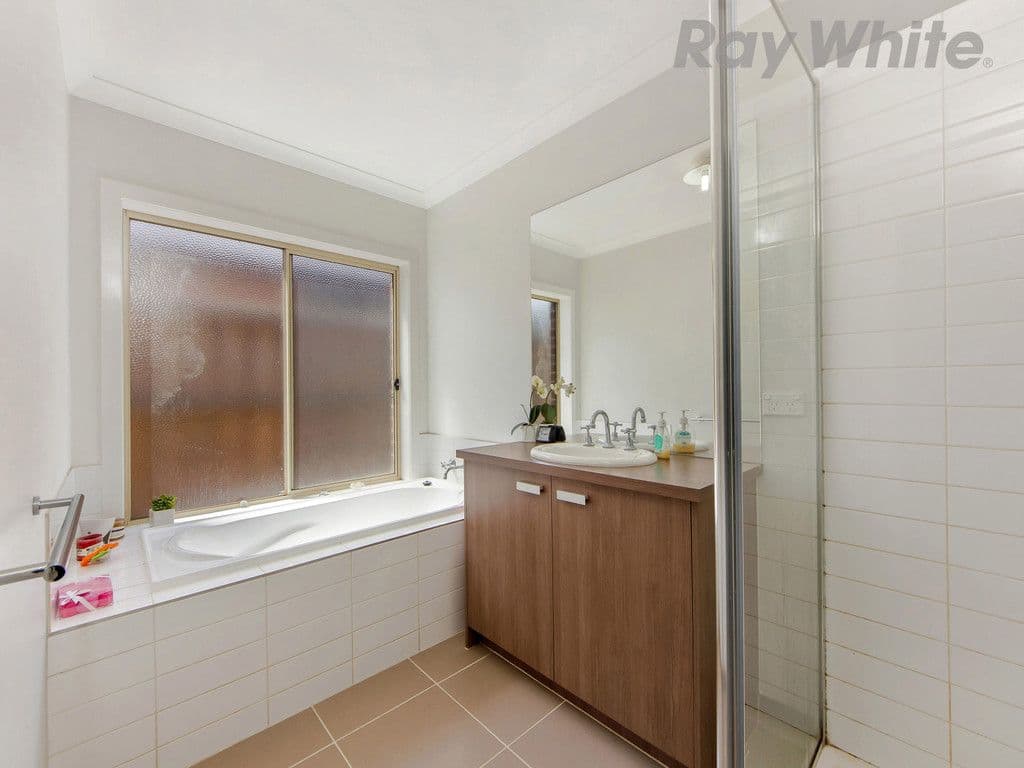 64 Chanticleer Avenue, Melton VIC 3337, Melton - Thumbnail 6