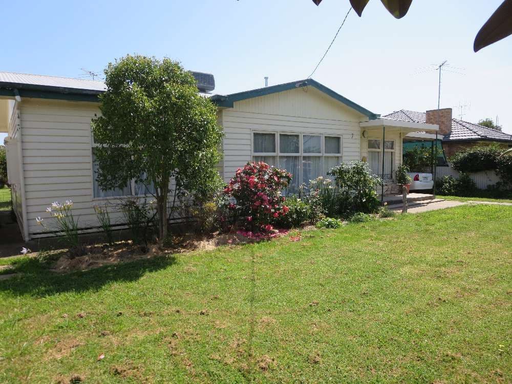 7 Pioneer Drive, Walla Walla - Image 1