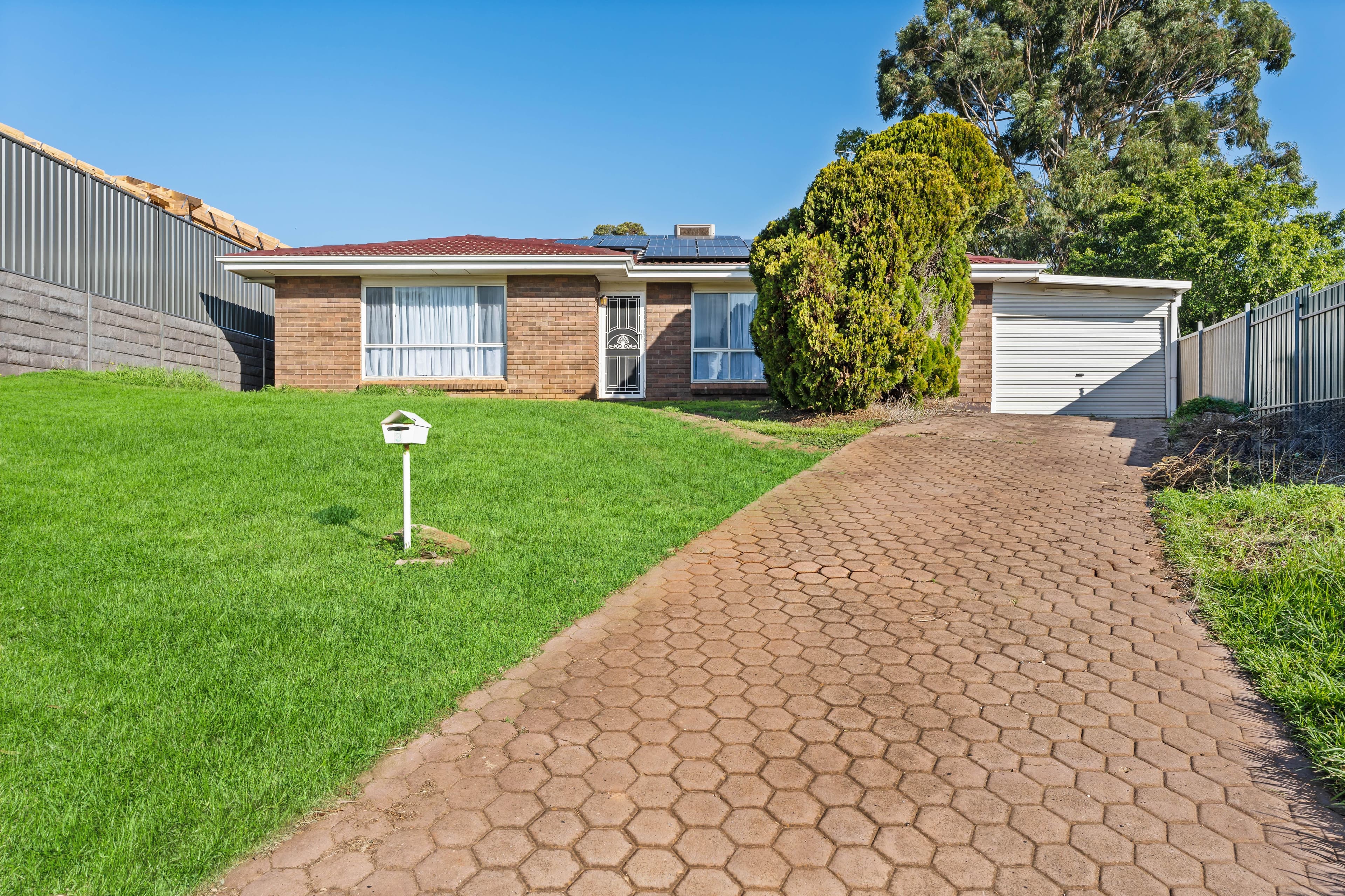 3 McKenzie Crescent, Gulfview Heights SA 5096, Gulfview Heights - Image 1