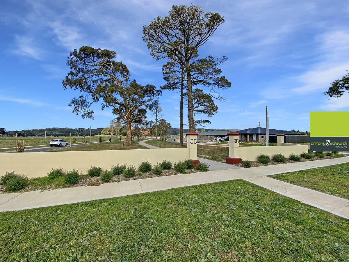 13 Gertrude Street, Goulburn NSW 2580, Goulburn - Thumbnail 2
