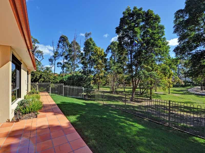 26 Hazel Court, ARUNDEL QLD 4214, Arundel - Thumbnail 4