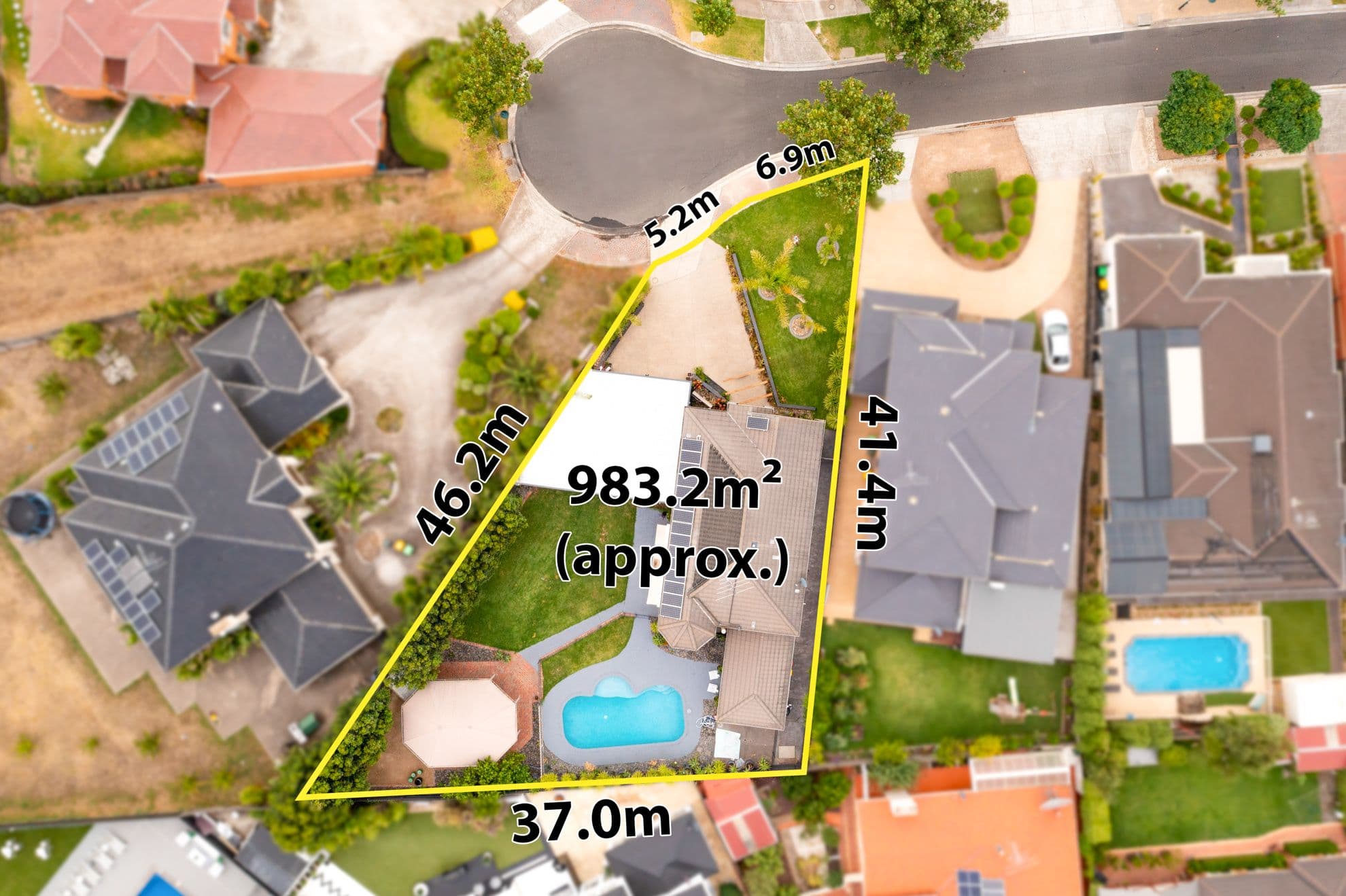 12 Plenty Close, Taylors Lakes VIC 3038, Taylors Lakes - Thumbnail 2