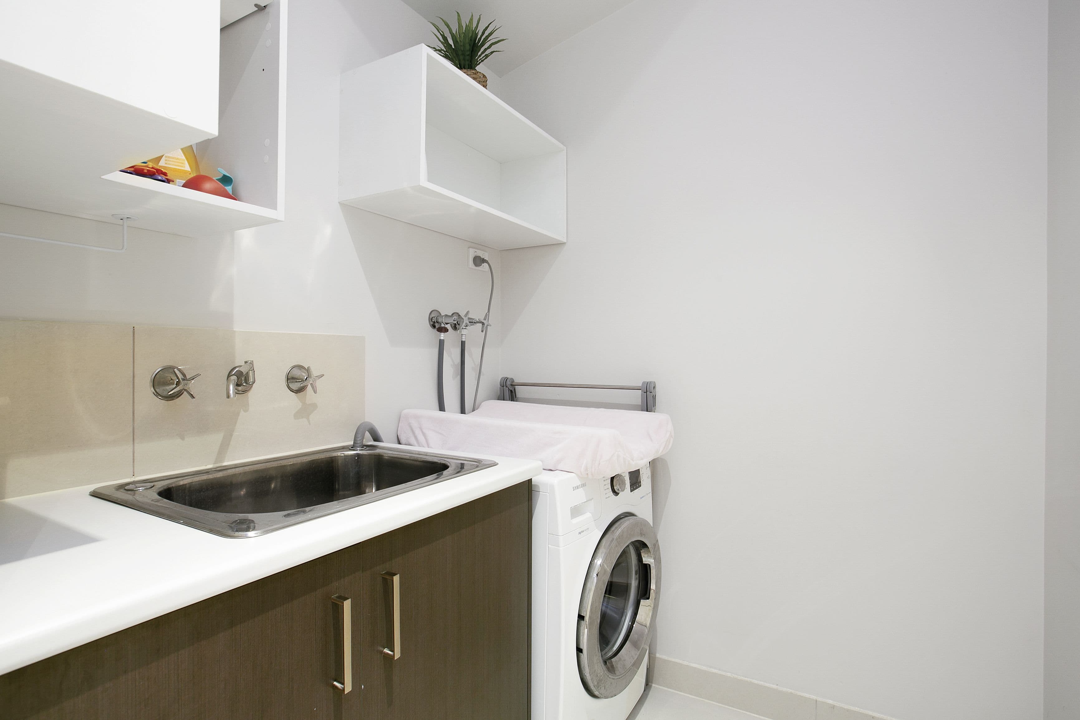 4 Leamington Street, Reservoir VIC 3073, Reservoir - Thumbnail 8