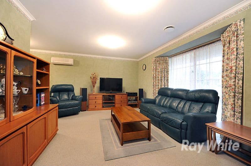 5 Lexcen Close, BERWICK VIC 3806, Berwick - Thumbnail 2