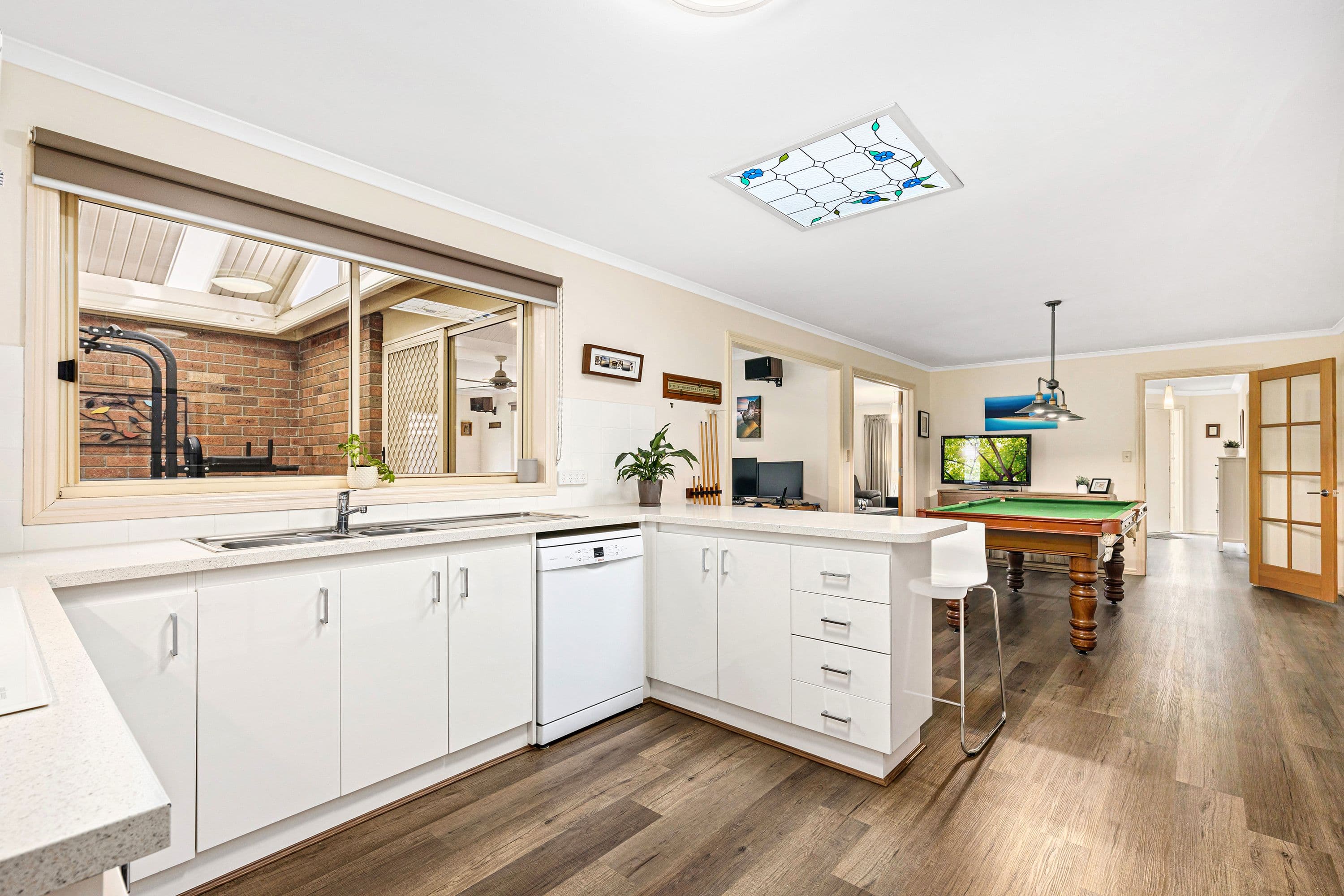 9 Appleberry Close, Knoxfield VIC 3180, Knoxfield - Thumbnail 2