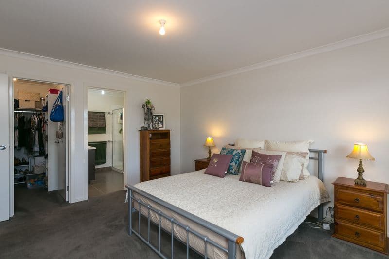 33 Garden Drive, Epsom VIC 3551, Epsom - Thumbnail 3