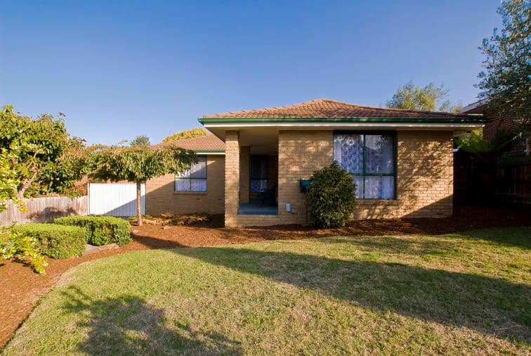 34 Wainewright Avenue, MOOROOLBARK VIC 3138, Mooroolbark - Thumbnail 2
