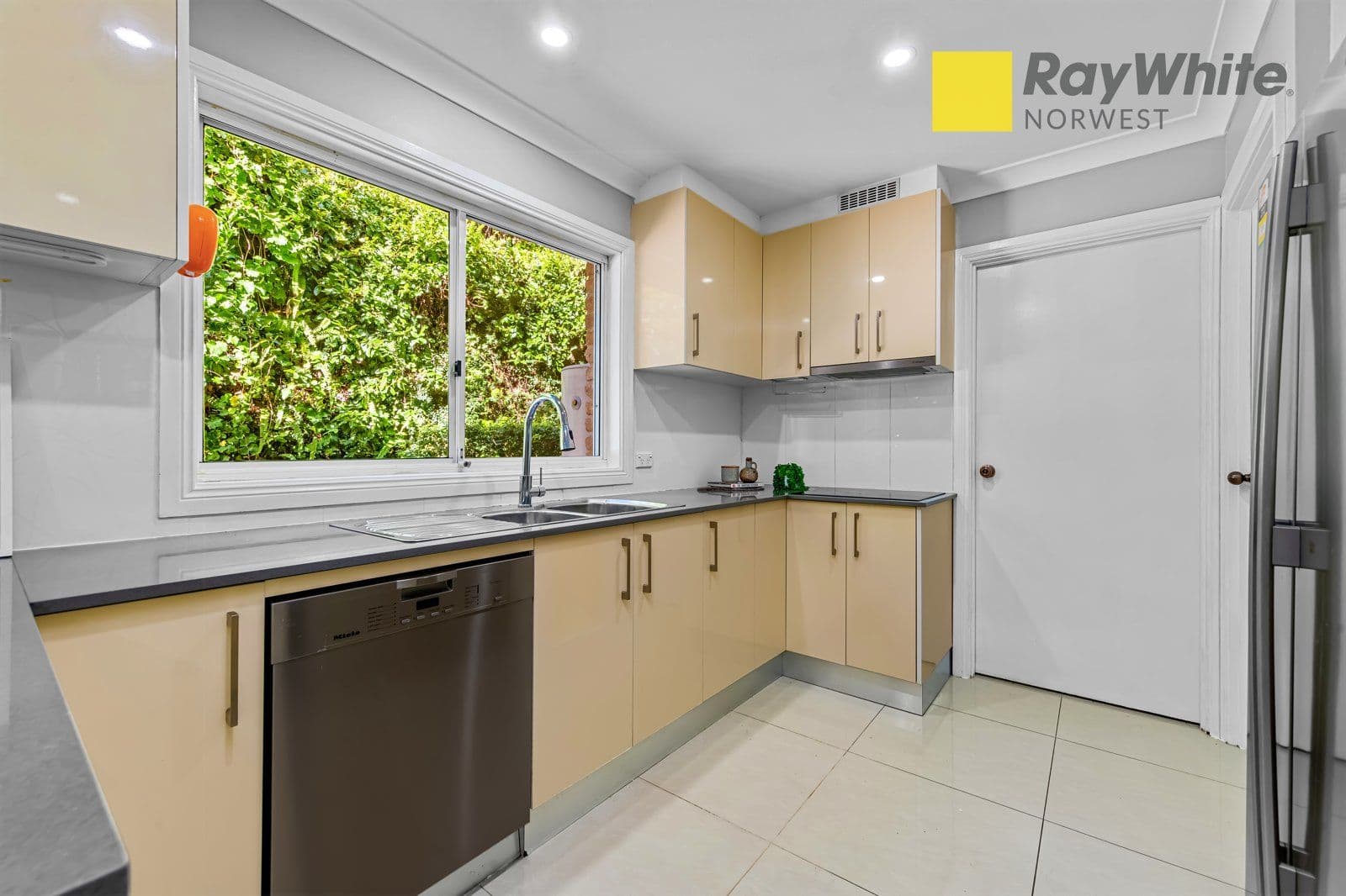 28 Keighran Place, Cherrybrook NSW 2126, Cherrybrook - Thumbnail 4