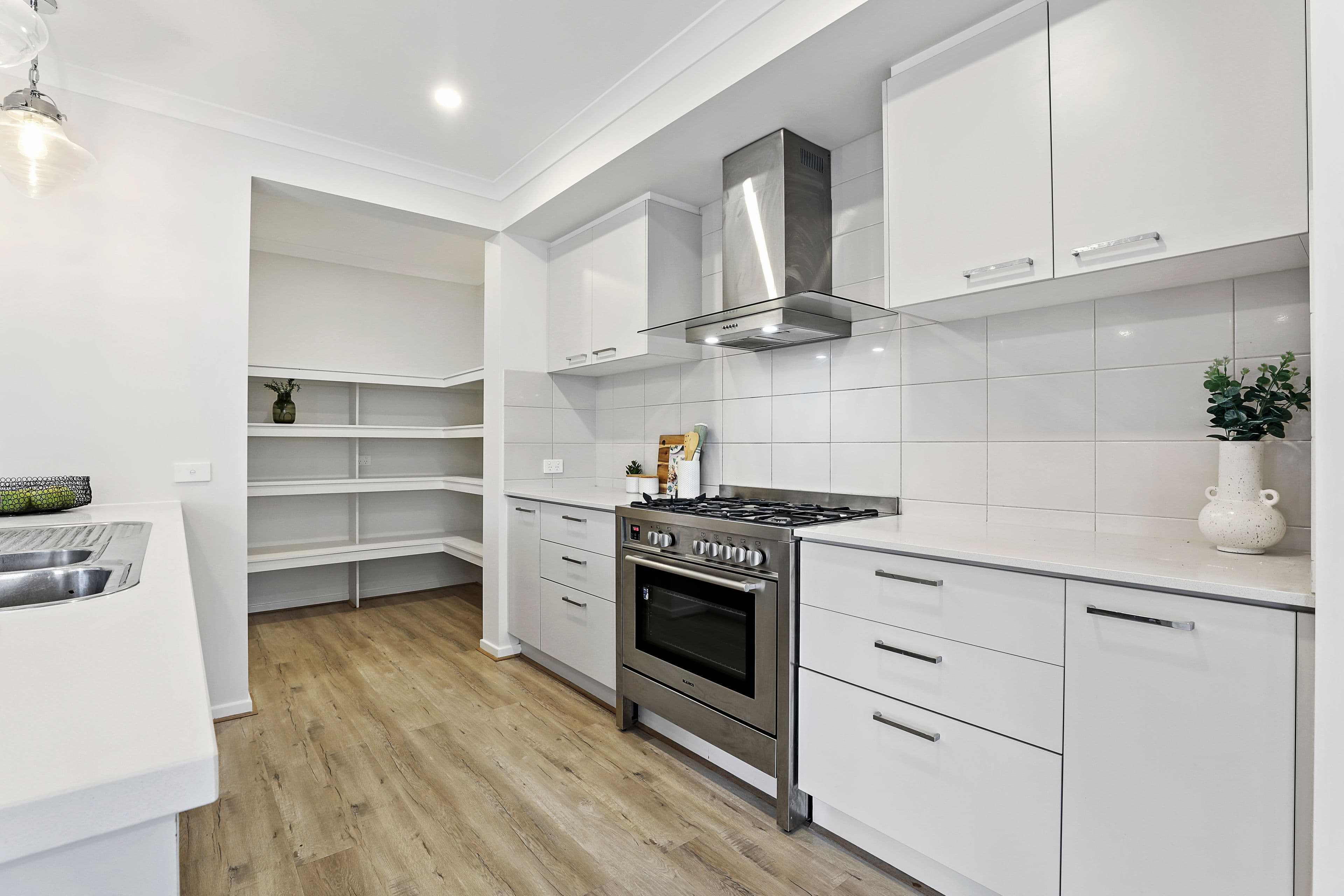 33 Grande Belmond Avenue, Clyde VIC 3978, Clyde - Thumbnail 5