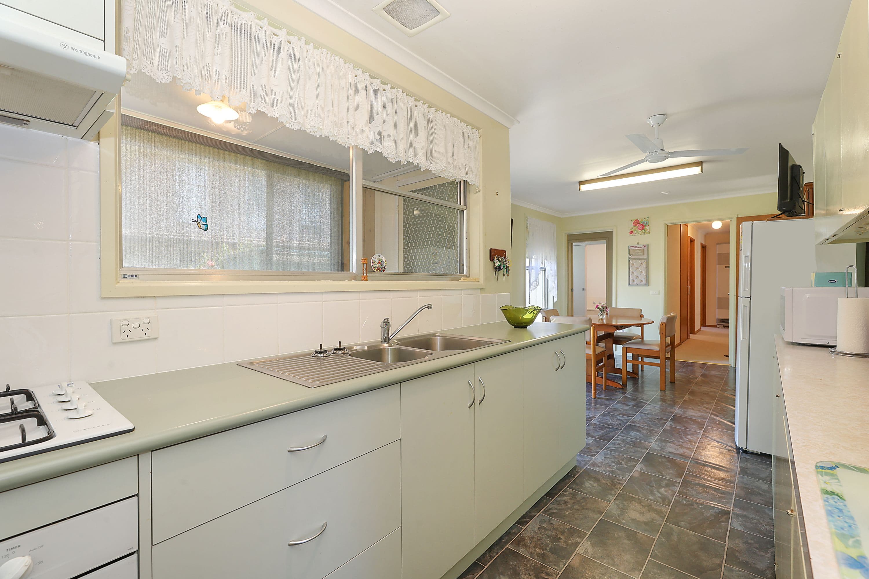 6 McMahon Court, Camperdown VIC 3260, Camperdown - Thumbnail 3