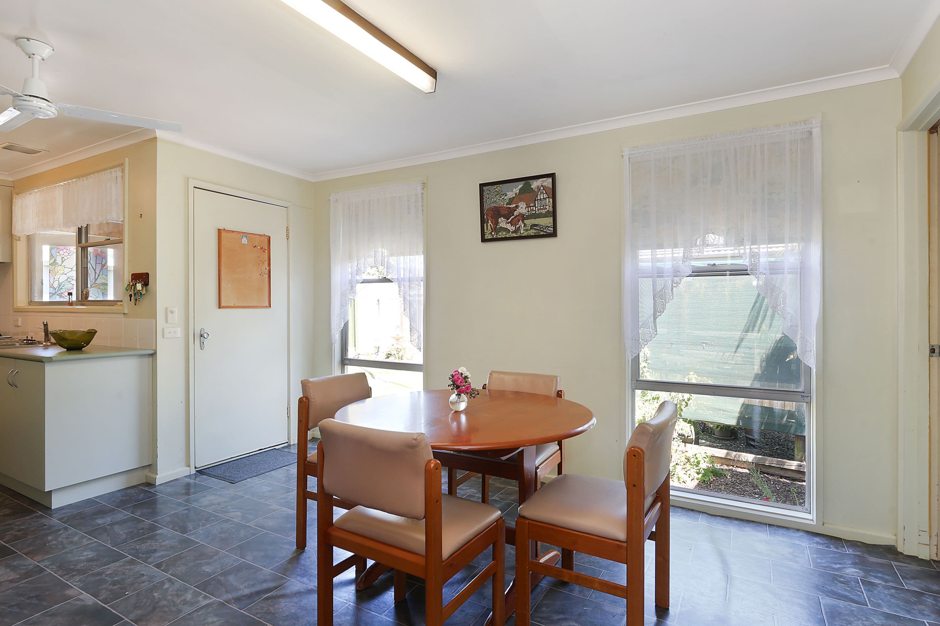 6 McMahon Court, Camperdown VIC 3260, Camperdown - Thumbnail 4