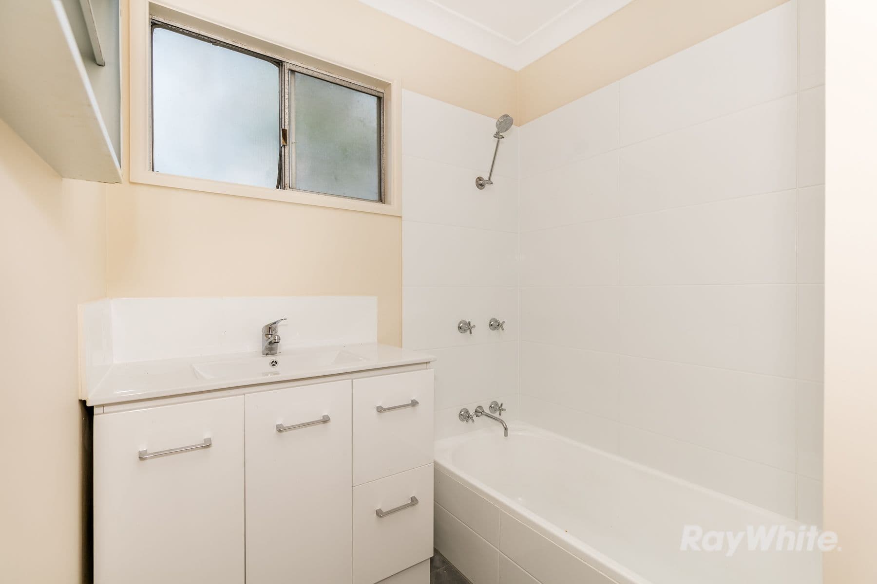 40 Redford Street, Kingston QLD 4114, Kingston - Thumbnail 2