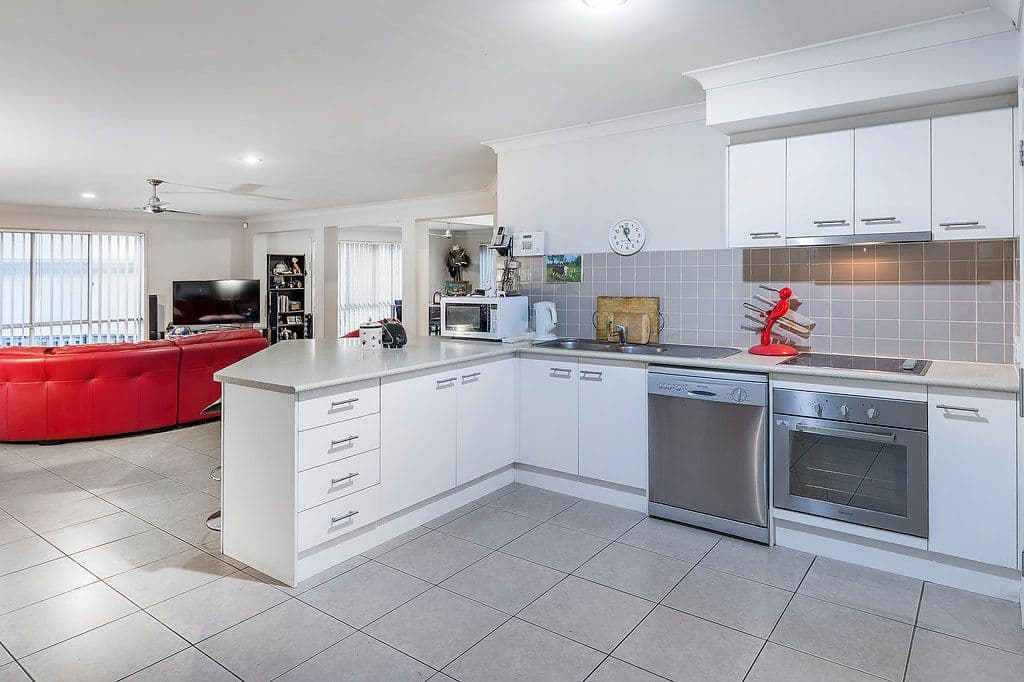 11 Torrington Street, Upper Coomera QLD 4209, Upper Coomera - Thumbnail 3