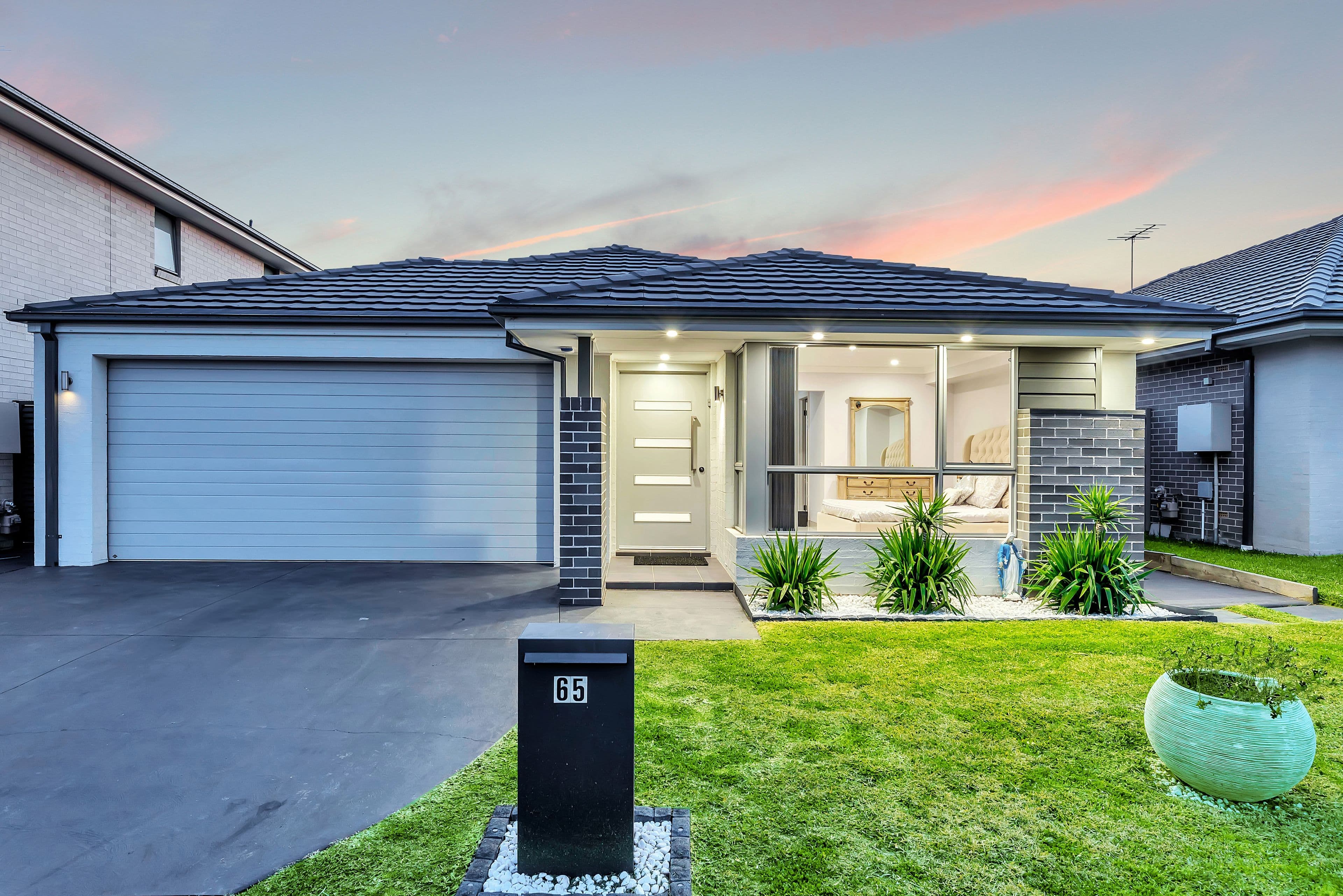 99 Regentville Drive, Elizabeth Hills - Image 1