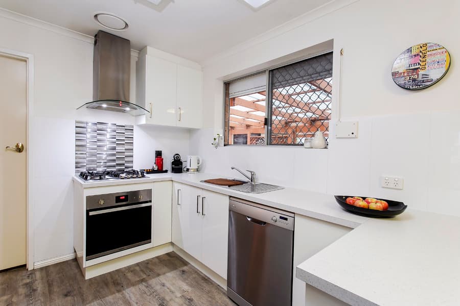 221 Seaford Road, Seaford - Thumbnail 2