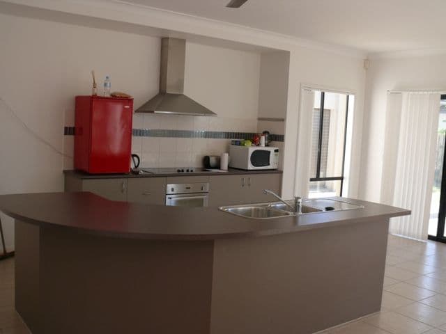 16 Leander Circuit, OXENFORD QLD 4210, Oxenford - Thumbnail 3