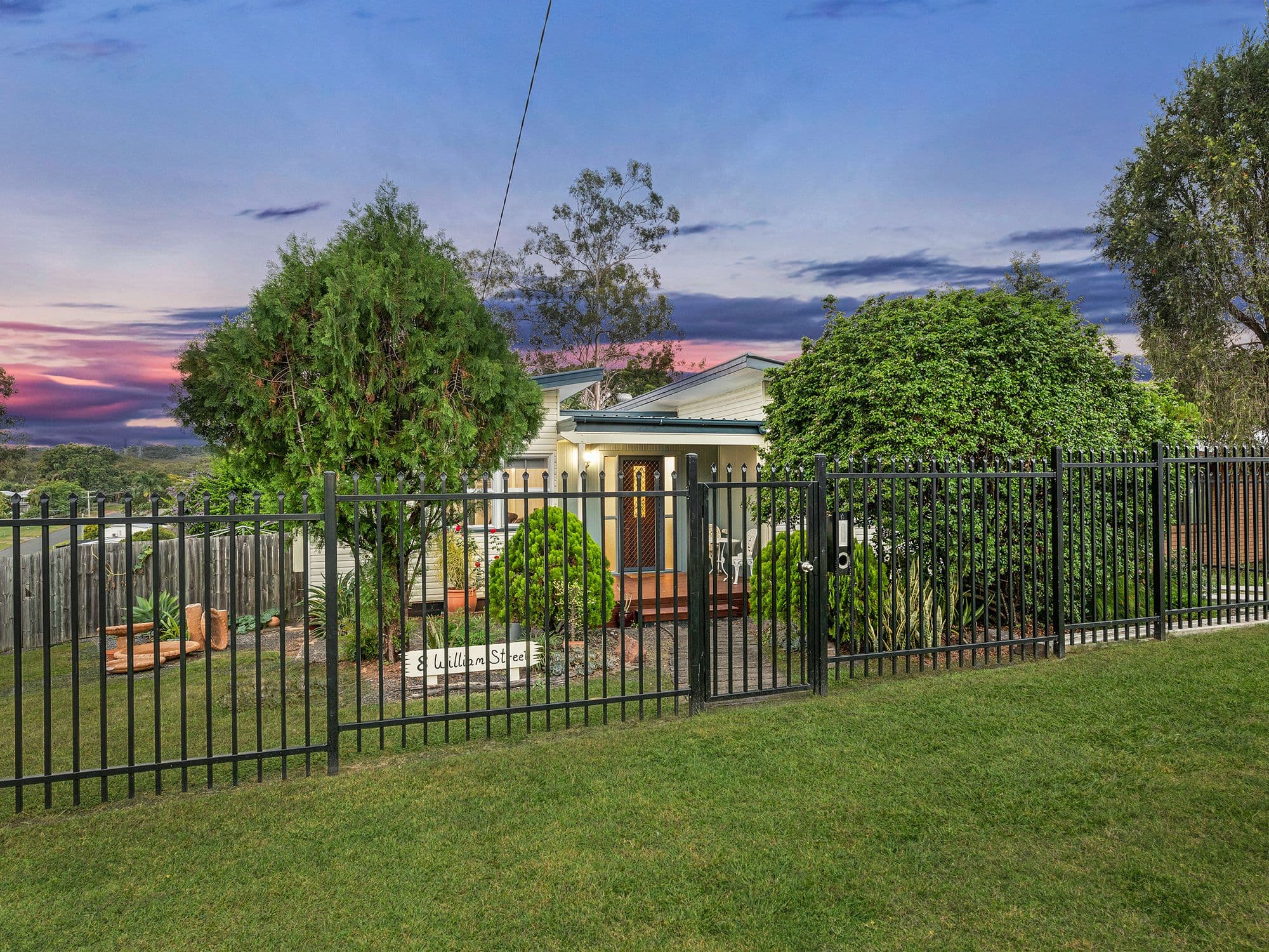8 William Street, Blackstone QLD 4304, Blackstone - Thumbnail 2