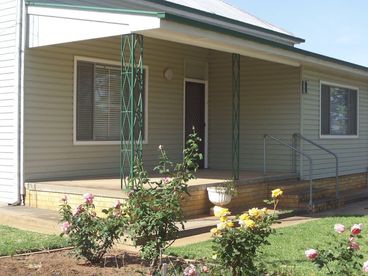 33 Ferrier Street, Narrandera - Thumbnail 2